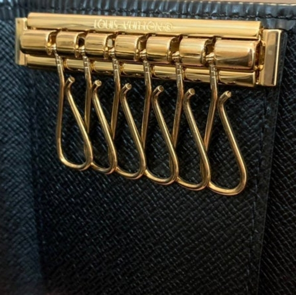 ✨️LOUIS VUITTON EPI LEATHER 6 KEY HOLDER - Picture 6 of 15